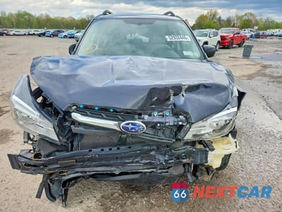 Piąte zdjęcie samochodu w środku: 2017 SUBARU FORESTER 2.5I VIN:JF2SJABC6HH488582 - miniatura