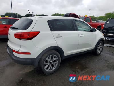 Trzecie zdjęcie samochodu z tyłu: 2016 KIA SPORTAGE LX VIN:KNDPBCAC1G7856749 - miniatura
