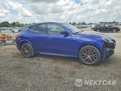 Czwarte zdjęcie samochodu z boku: 2023 MASERATI GRECALE TROFEO VIN:ZN682CVT0P7433769 - miniatura