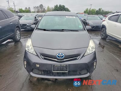 Piąte zdjęcie samochodu w środku: 2014 TOYOTA PRIUS V THREE VIN:JTDZN3EU8EJ011447 - miniatura