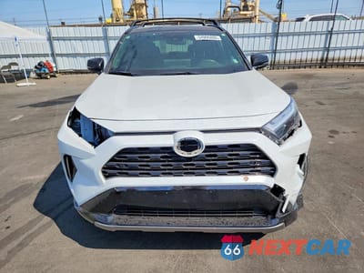 Piąte zdjęcie samochodu w środku: 2024 TOYOTA RAV4 XSE VIN:JTME6RFV6RD549994 - miniatura