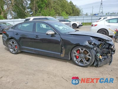 Czwarte zdjęcie samochodu z boku: 2018 KIA STINGER GT2 VIN:KNAE55LC5J6023795 - miniatura