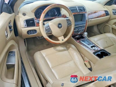 Zdjęcie 8 z 12 samochodu: 2007 JAGUAR XK VIN:SAJWA44B575B09582 - miniatura