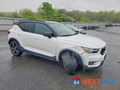 Czwarte zdjęcie samochodu z boku: 2021 VOLVO XC40 PLUS VIN:YV4162UM2M2462918 - miniatura