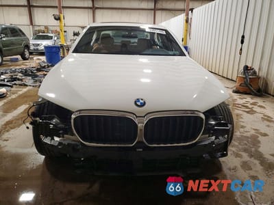 Piąte zdjęcie samochodu w środku: 2022 BMW 530 XI VIN:WBA13BJ06NWX59419 - miniatura