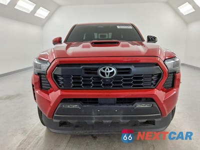 Piąte zdjęcie samochodu w środku: 2024 TOYOTA TACOMA TRD SPORT VIN:3TYKB5FN0RT015776 - miniatura