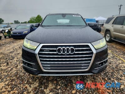 Piąte zdjęcie samochodu w środku: 2017 AUDI Q7 PRESTIGE VIN:WA1VAAF77HD011766 - miniatura