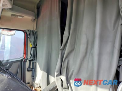 Zdjęcie 6 z 10 samochodu: 2019 VOLVO VNL SEMI TRUCK VIN:4V4NC9EH9KN899256 - miniatura