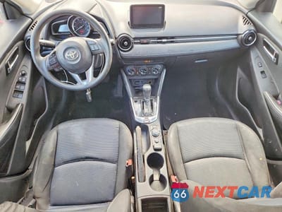 Zdjęcie 8 z 12 samochodu: 2017 TOYOTA YARIS IA BASE VIN:3MYDLBYV5HY180194 - miniatura