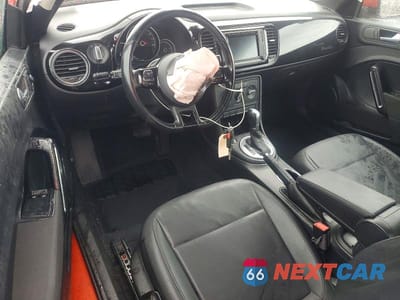 Zdjęcie 8 z 12 samochodu: 2018 VOLKSWAGEN BEETLE S VIN:3VWFD7AT2JM713347 - miniatura