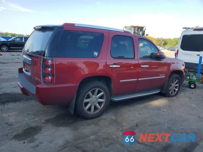 Trzecie zdjęcie samochodu z tyłu: 2013 GMC YUKON DENALI VIN:1GKS1EEF3DR125709 - miniatura