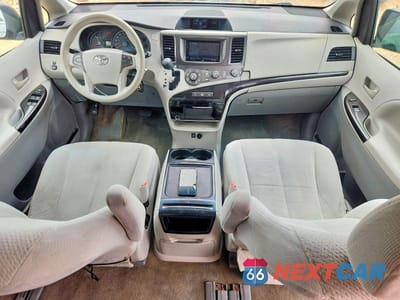Zdjęcie 8 z 14 samochodu: 2012 TOYOTA SIENNA LE VIN:5TDKK3DC0CS196192 - miniatura