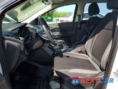 Zdjęcie 7 z 13 samochodu: 2016 FORD ESCAPE S VIN:1FMCU0F71GUC80497 - miniatura