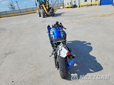 Czwarte zdjęcie samochodu z boku: 2015 SUZUKI GSX-R600 VIN:JS1GN7FA4F2101042 - miniatura