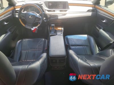 Zdjęcie 8 z 13 samochodu: 2019 LEXUS ES 300H VIN:JTHB21B17K2002574 - miniatura
