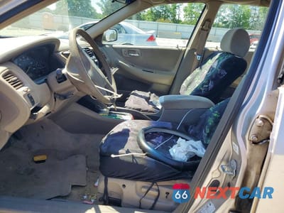 Zdjęcie 7 z 12 samochodu: 1998 HONDA ACCORD LX VIN:1HGCG164XWA014517 - miniatura