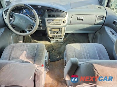 Zdjęcie 8 z 13 samochodu: 2001 TOYOTA SIENNA CE VIN:4T3ZF13C71U409529 - miniatura