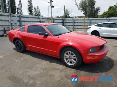 Czwarte zdjęcie samochodu z boku: 2007 FORD MUSTANG VIN:1ZVHT80NX75362982 - miniatura