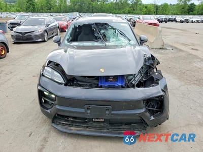Piąte zdjęcie samochodu w środku: 2025 PORSCHE MACAN 4S VIN:WP1AB2XA9SL153661 - miniatura