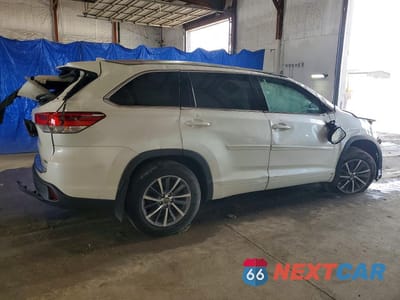 Trzecie zdjęcie samochodu z tyłu: 2018 TOYOTA HIGHLANDER XLE VIN:5TDJZRFH7JS849844 - miniatura