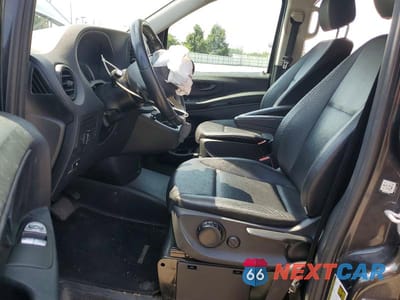 Zdjęcie 7 z 13 samochodu: 2019 MERCEDES-BENZ METRIS VIN:WD4PG2EE4K3510885 - miniatura