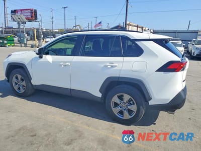 Drugie zdjęcie samochodu z przodu: 2023 TOYOTA RAV4 LE VIN:JTMMWRFV5PD204559 - miniatura