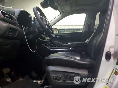 Zdjęcie 7 z 14 samochodu: 2021 TOYOTA HIGHLANDER XLE VIN:5TDHZRBH3MS062415 - miniatura