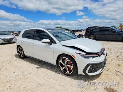 Czwarte zdjęcie samochodu z boku: 2026 VOLKSWAGEN GTI SE VIN:WVW3E7CD3TW155066 - miniatura