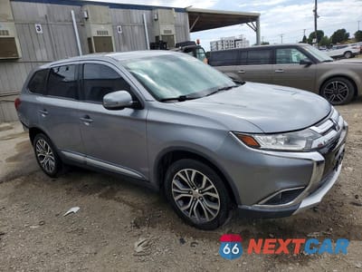 Czwarte zdjęcie samochodu z boku: 2017 MITSUBISHI OUTLANDER SE VIN:JA4AZ3A35HZ044730 - miniatura