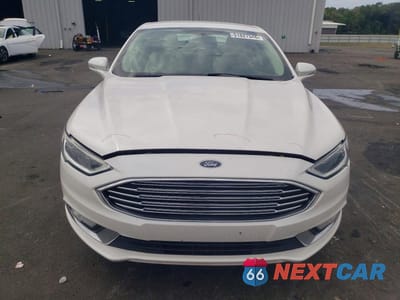 Piąte zdjęcie samochodu w środku: 2018 FORD FUSION TITANIUM VIN:3FA6P0RU8JR147265 - miniatura