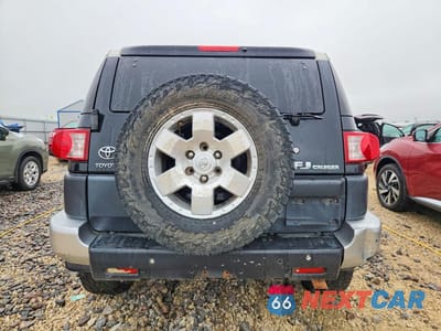 Zdjęcie 6 z 12 samochodu: 2007 TOYOTA FJ CRUISER BASE VIN:JTEBU11F870050527 - miniatura