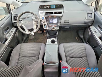 Zdjęcie 8 z 12 samochodu: 2016 TOYOTA PRIUS V THREE VIN:JTDZN3EU9GJ046422 - miniatura