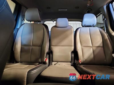 Zdjęcie 10 z 14 samochodu: 2017 KIA SEDONA LX VIN:KNDMB5C18H6308877 - miniatura