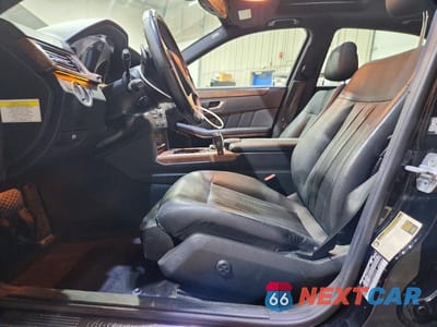 Zdjęcie 7 z 12 samochodu: 2012 MERCEDES-BENZ E 550 4MATIC VIN:WDDHF9BB6CA602913 - miniatura