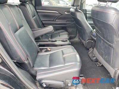 Zdjęcie 10 z 12 samochodu: 2019 TOYOTA HIGHLANDER SE VIN:5TDJZRFH7KS606469 - miniatura