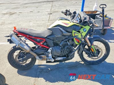 2025 BMW F 900 GS WB10K6309S6L32301 - główne zdjęcie licytacji z USA - miniatura