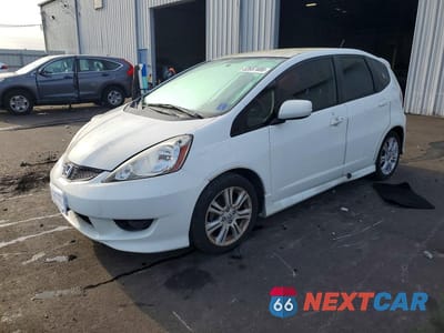 2011 HONDA FIT SPORT JHMGE8H60BC004377 - główne zdjęcie licytacji z USA - miniatura