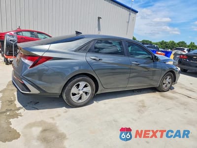 Trzecie zdjęcie samochodu z tyłu: 2025 HYUNDAI ELANTRA SE VIN:KMHLL4DG3SU015568 - miniatura