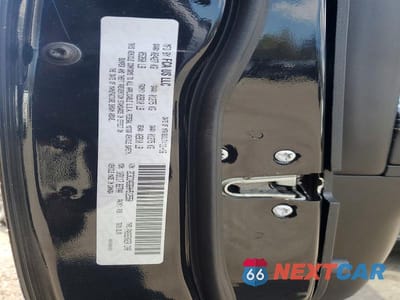 Zdjęcie 12 z 12 samochodu: 2017 CHRYSLER 300 S VIN:2C3CCAGG6HH512550 - miniatura