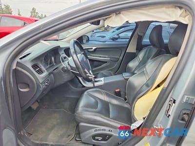 Zdjęcie 7 z 12 samochodu: 2017 VOLVO S60 VIN:YV126MFLXH2437496 - miniatura