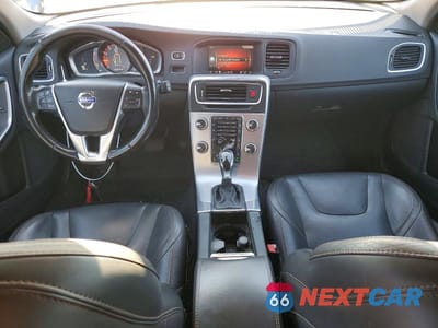 Zdjęcie 8 z 12 samochodu: 2017 VOLVO V60 CROSS COUNTRY PLATINUM VIN:YV440MWM6H1039150 - miniatura