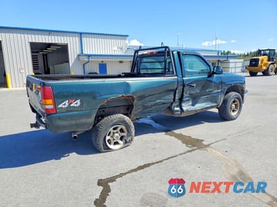 Trzecie zdjęcie samochodu z tyłu: 2001 CHEVROLET SILVERADO K1500 VIN:1GCEK14VX1E241015 - miniatura