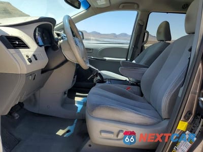 Zdjęcie 7 z 13 samochodu: 2013 TOYOTA SIENNA LE VIN:5TDKK3DC5DS312827 - miniatura