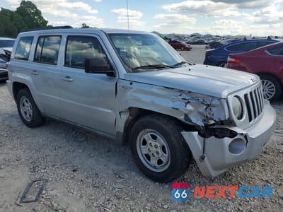Czwarte zdjęcie samochodu z boku: 2010 JEEP PATRIOT SPORT VIN:1J4NT2GBXAD655724 - miniatura