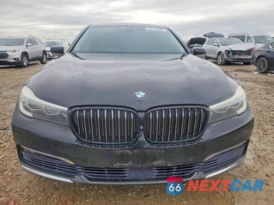 Piąte zdjęcie samochodu w środku: 2016 BMW 740 I VIN:WBA7E2C50GG714437 - miniatura