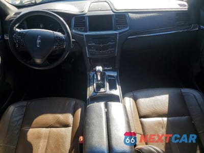 Zdjęcie 8 z 12 samochodu: 2015 LINCOLN MKS VIN:1LNHL9FTXFG606109 - miniatura