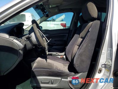 Zdjęcie 7 z 12 samochodu: 2010 HONDA ACCORD LXP VIN:1HGCP2F49AA152046 - miniatura