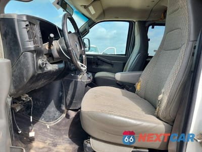Zdjęcie 7 z 13 samochodu: 2020 CHEVROLET EXPRESS G3500 LS VIN:1GAZGNFG5L1121683 - miniatura