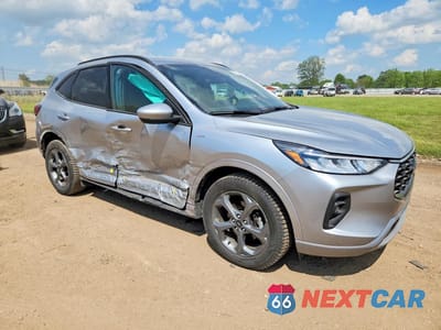 Czwarte zdjęcie samochodu z boku: 2023 FORD ESCAPE ST LINE SELECT VIN:1FMCU9NAXPUB27568 - miniatura
