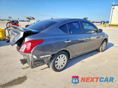 Trzecie zdjęcie samochodu z tyłu: 2019 NISSAN VERSA SV VIN:3N1CN7AP7KL879203 - miniatura
